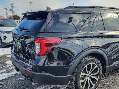2022 Ford Explorer ST-Line