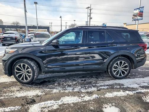 2022 Ford Explorer ST-Line
