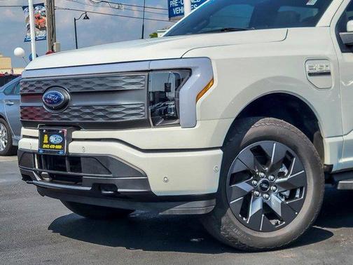 2023 Ford F-150 Lightning LARIAT