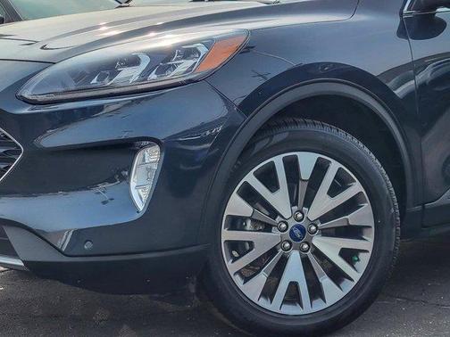 2022 Ford Escape Titanium Hybrid