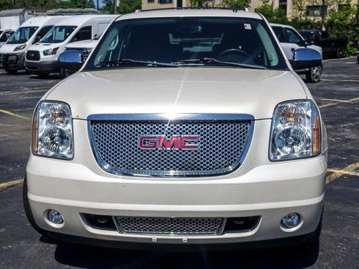 White Diamond Tri-Coat 2009 GMC Yukon Denali