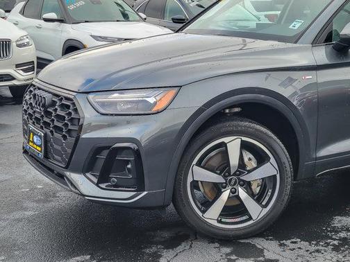 2022 Audi Q5 45 S line Premium Plus