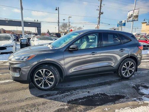 2022 Ford Escape SE