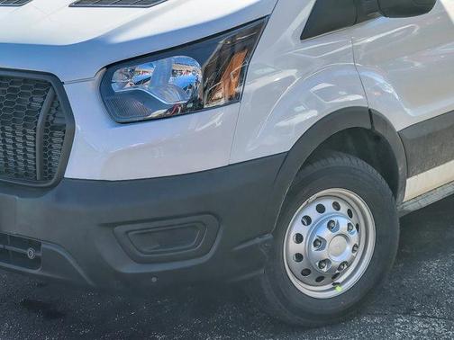 2026 Ford Transit-250 148 WB Medium Roof Cargo