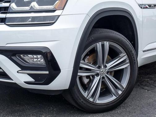 Pure White 2019 Volkswagen Atlas 3.6 V6 SE R-Line