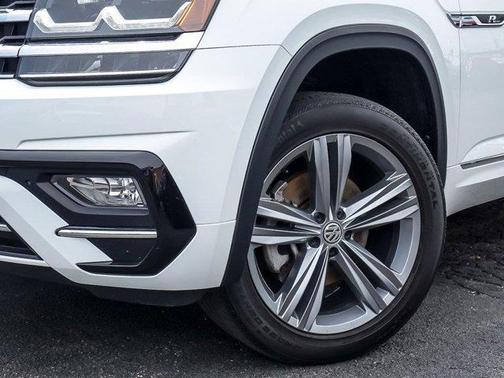 Pure White 2019 Volkswagen Atlas 3.6 V6 SE R-Line