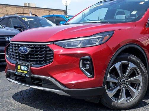 Rapid Red Metallic Tinted Clearcoat 2023 Ford Escape Platinum