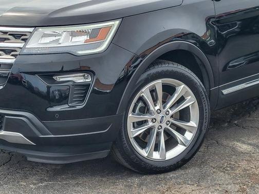 Shadow Black 2018 Ford Explorer XLT