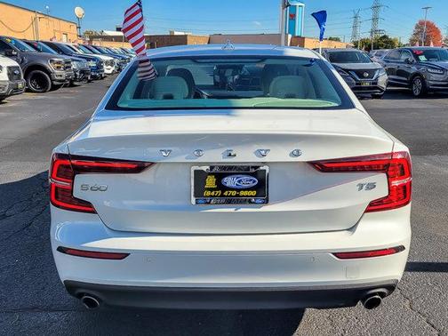 2021 Volvo S60 T5 Momentum