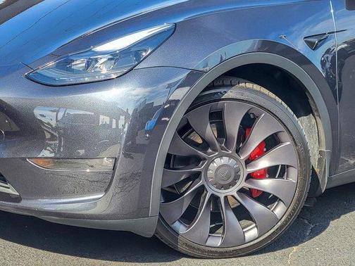 2024 Tesla Model Y Performance