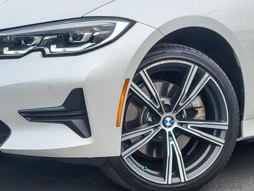 Mineral White Metallic 2022 BMW 330 i xDrive