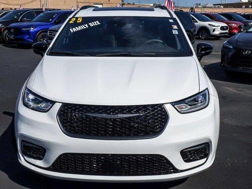 2025 Chrysler Pacifica Limited