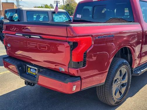 2025 Ford F-150 Lightning LARIAT