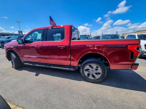 2025 Ford F-150 Lightning LARIAT