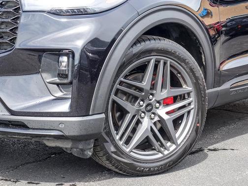 Agate Black Metallic 2026 Ford Explorer ST