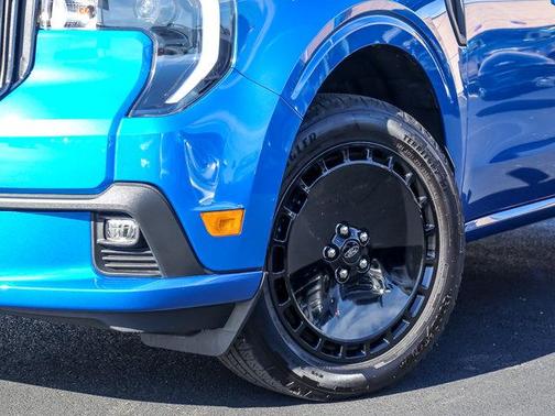 2025 Ford Maverick Lobo Standard