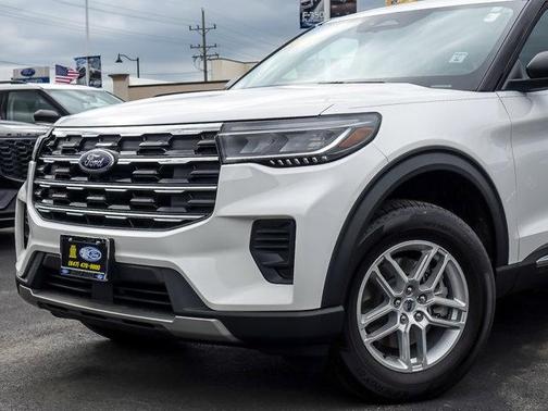 White Metallic 2025 Ford Explorer Active