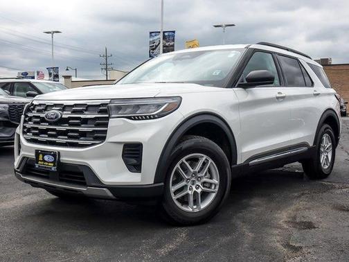 White Metallic 2025 Ford Explorer Active