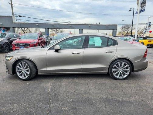 2019 Volvo S60 T6 Momentum