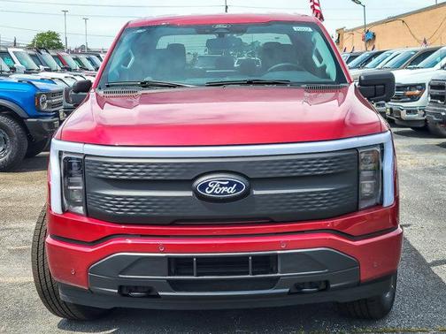 2025 Ford F-150 Lightning Flash