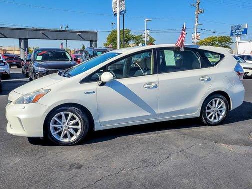 2012 Toyota Prius v Two