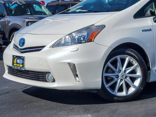 2012 Toyota Prius v Two