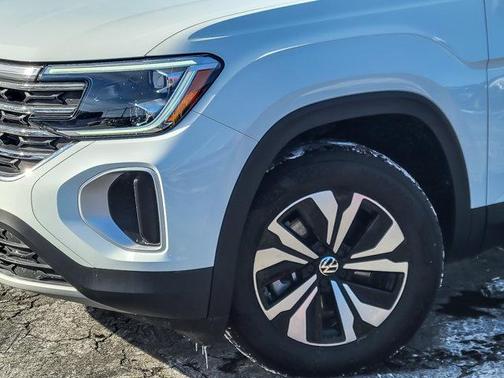 2025 Volkswagen Atlas 2.0T SE