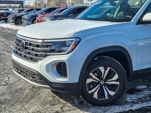 2025 Volkswagen Atlas 2.0T SE