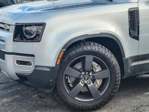 2021 Land Rover Defender 110 SE