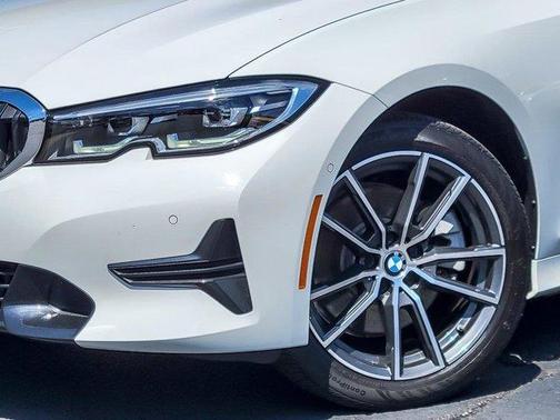2019 BMW 330 i xDrive