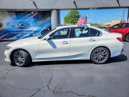 2019 BMW 330 i xDrive