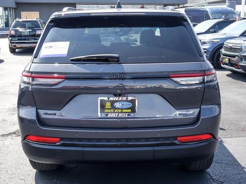 2024 Jeep Grand Cherokee Laredo