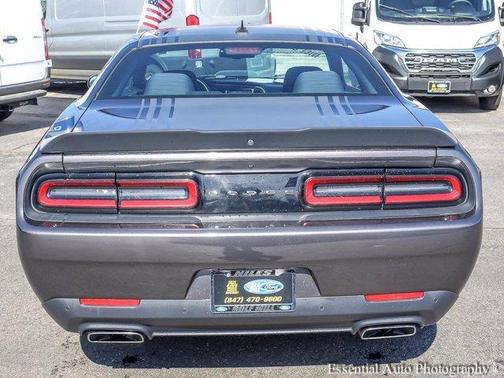 2018 Dodge Challenger 392 Hemi Scat Pack Shaker