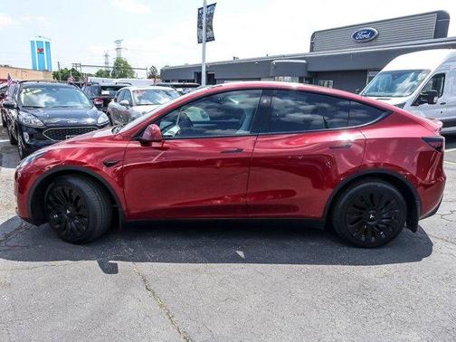 2024 Tesla Model Y Long Range