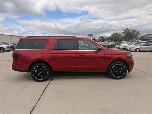 Rapid Red Metallic Tinted Clearcoat 2022 Ford Expedition Limited