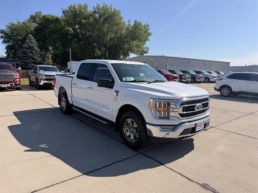 Oxford White 2022 Ford F-150 XLT