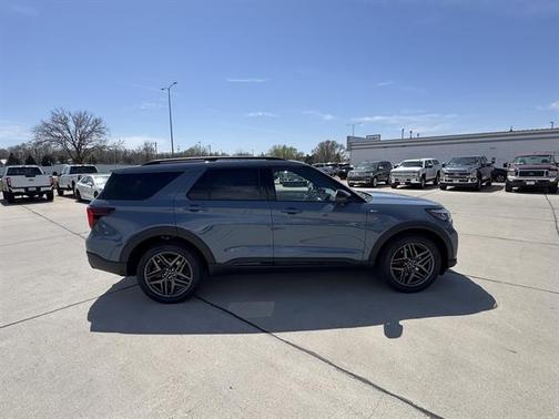 Vapor Blue Metallic 2026 Ford Explorer ST-Line