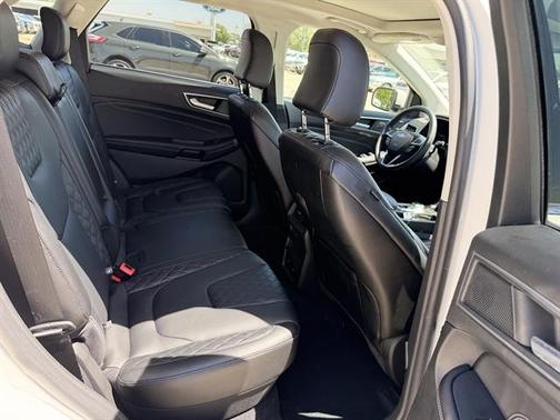 Star White Metallic Tri-Coat 2024 Ford Edge Titanium