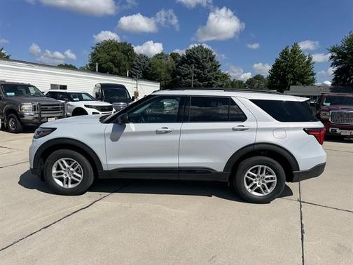 Space White Metallic 2026 Ford Explorer Active w-200A Pkg