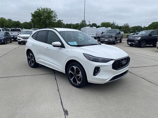 Star White Metallic Tri-Coat 2023 Ford Escape ST-Line Elite
