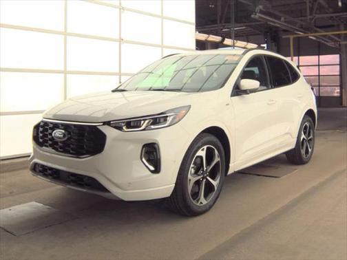 Star White Metallic Tri-Coat 2023 Ford Escape ST-Line Elite