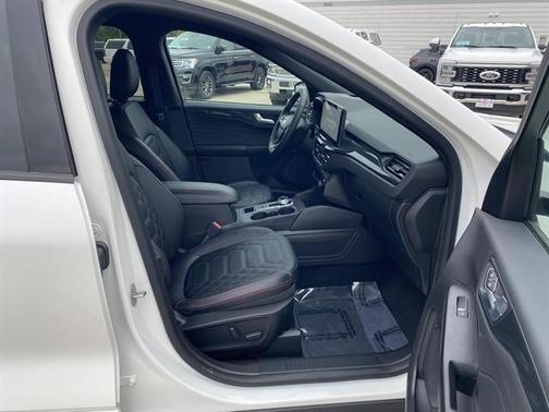 Star White Metallic Tri-Coat 2023 Ford Escape ST-Line Elite