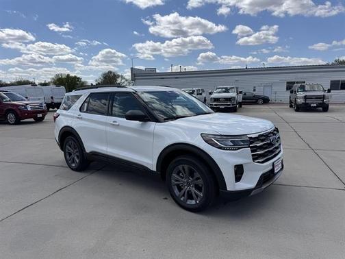 Space White Metallic 2026 Ford Explorer Active w-200A Pkg