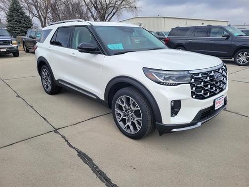 2025 Ford Explorer Platinum