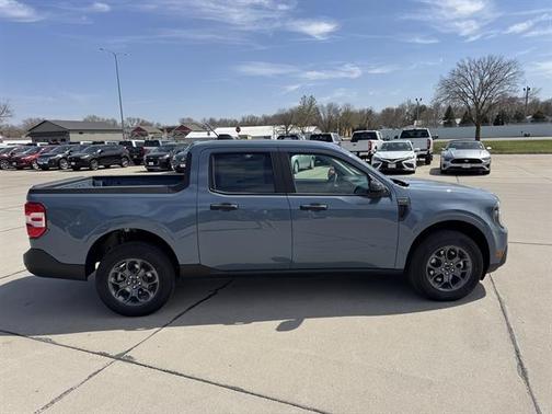Azure Gray Metallic Tri-Coat 2026 Ford Maverick XLT