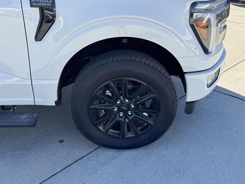 Star White Metallic Tri-Coat 2026 Ford F-150 Platinum