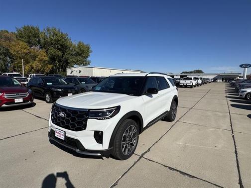 Star White Metallic Tri-Coat 2027 Ford Explorer Platinum