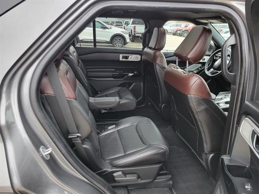 2022 Ford Explorer Platinum