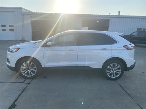 Star White Metallic Tri-Coat 2024 Ford Edge Titanium