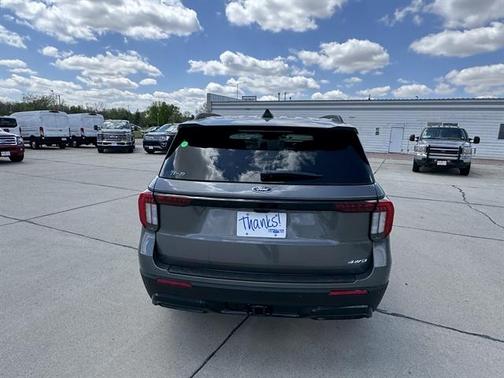 Carbonized Gray Metallic 2026 Ford Explorer ST-Line
